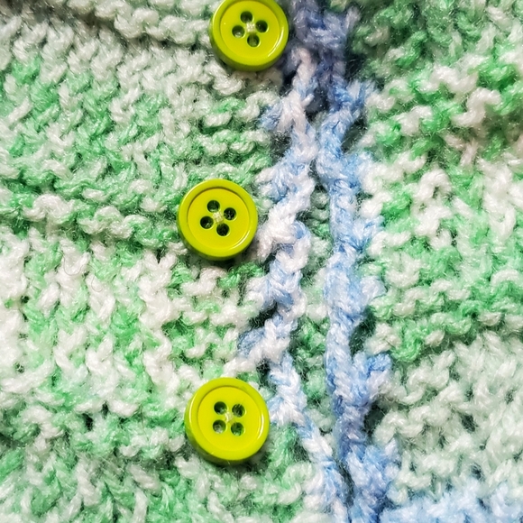 Sweet Handknit 3 Button Sweater - Picture 3 of 6